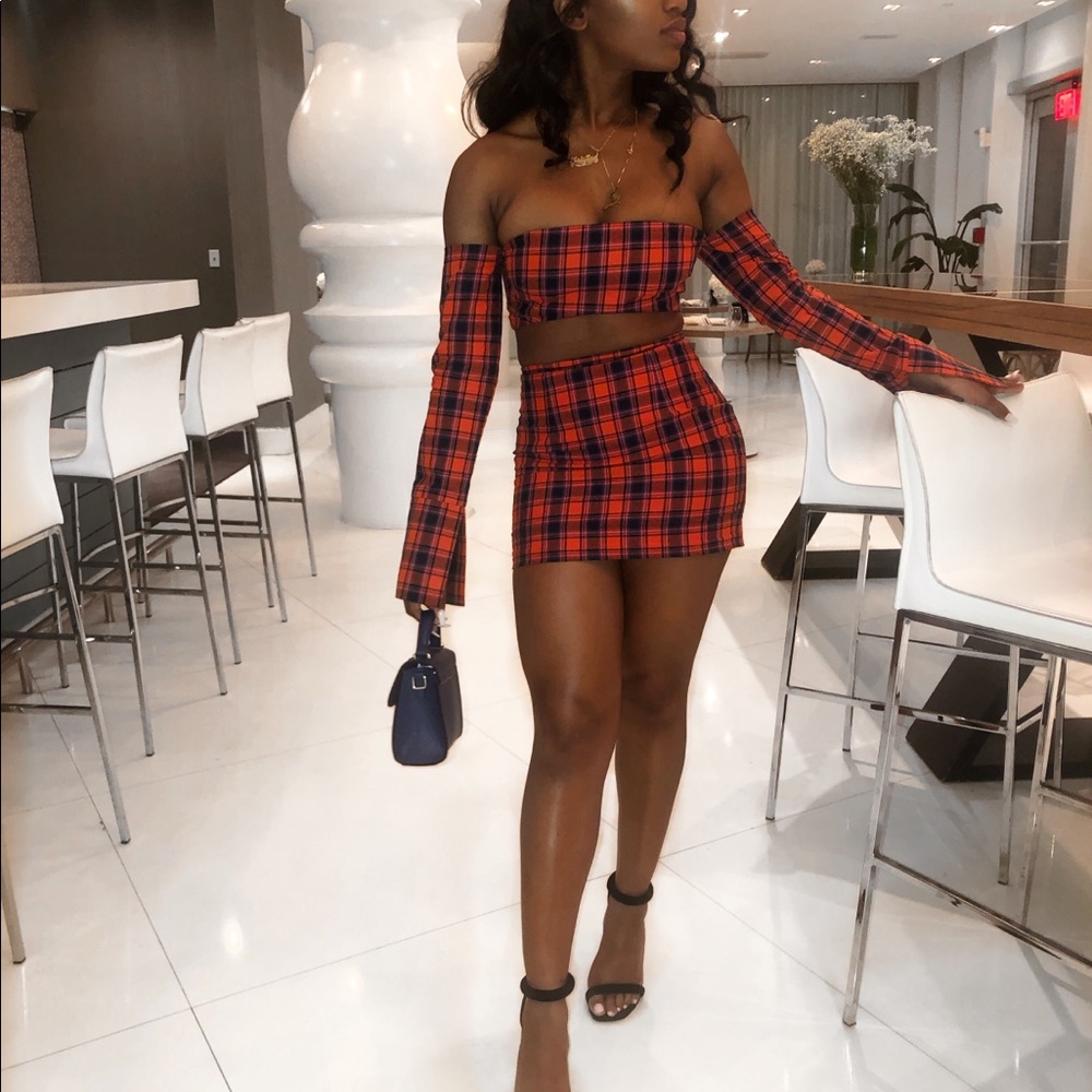 2 piece mistress rocks dressy